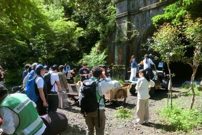 名城大学部ランスバンドの楽器搬入