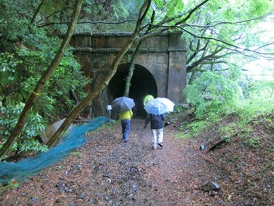 雨の中お客様ご来場