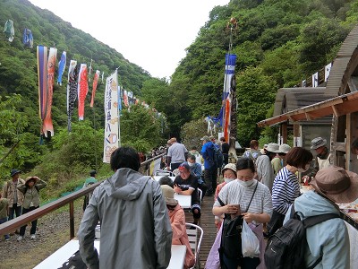 マルシェテラスを反対側から