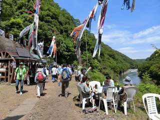 2018年春公開　マルシェ風景